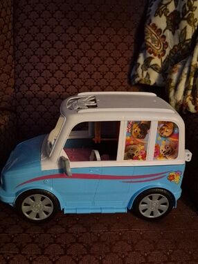 Barbie Ultimate Puppy Mobile With Puppies